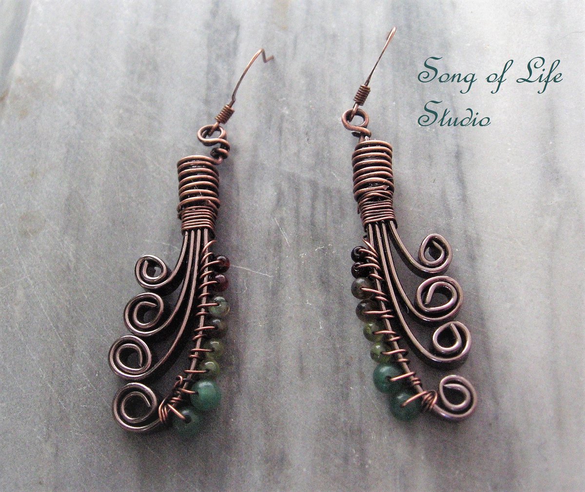LaurieCDesigns's tweet photo. Spiral Gemstone Earrings https://t.co/e34qrdTV5Q   #handmadejewelry #handmadejewellery #giftsformom #giftsforher #jewelryonetsy #jewelryaddict #jewelry #jewellery #accessories #birthdaygifts #jewelrygifts #etsystore #Earrings #gemstones https://t.co/lCppUXzpY6