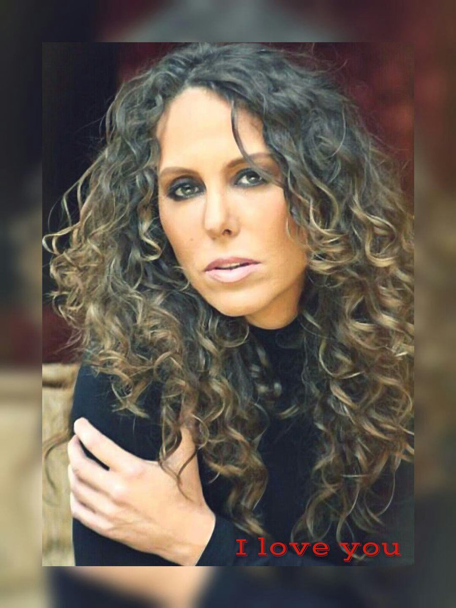 Es increíble cómo, a lo largo de nuestras vidas, vamos encontrando personas especiales que se quedarán en tu corazón siempre sin importar la distancia y las fronteras. ¡Feliz Martes! <a href="/azelarobinson/">Azela Robinson</a>💖💕🙏✨