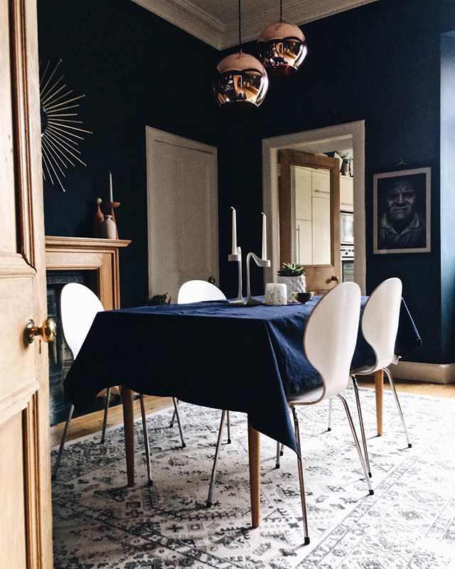 Around_Houses's tweet photo. It’s all change in a radical rug reshuffle. I’m experimenting with a new Gumtree purchase in the living room and have meantime rehomed this one in the dining room. Will it withstand the inevitable tomato sauce assault though? 🤨
#diningroom #interieu… https://t.co/XU3Q5X0dnW https://t.co/FayYup7ek6