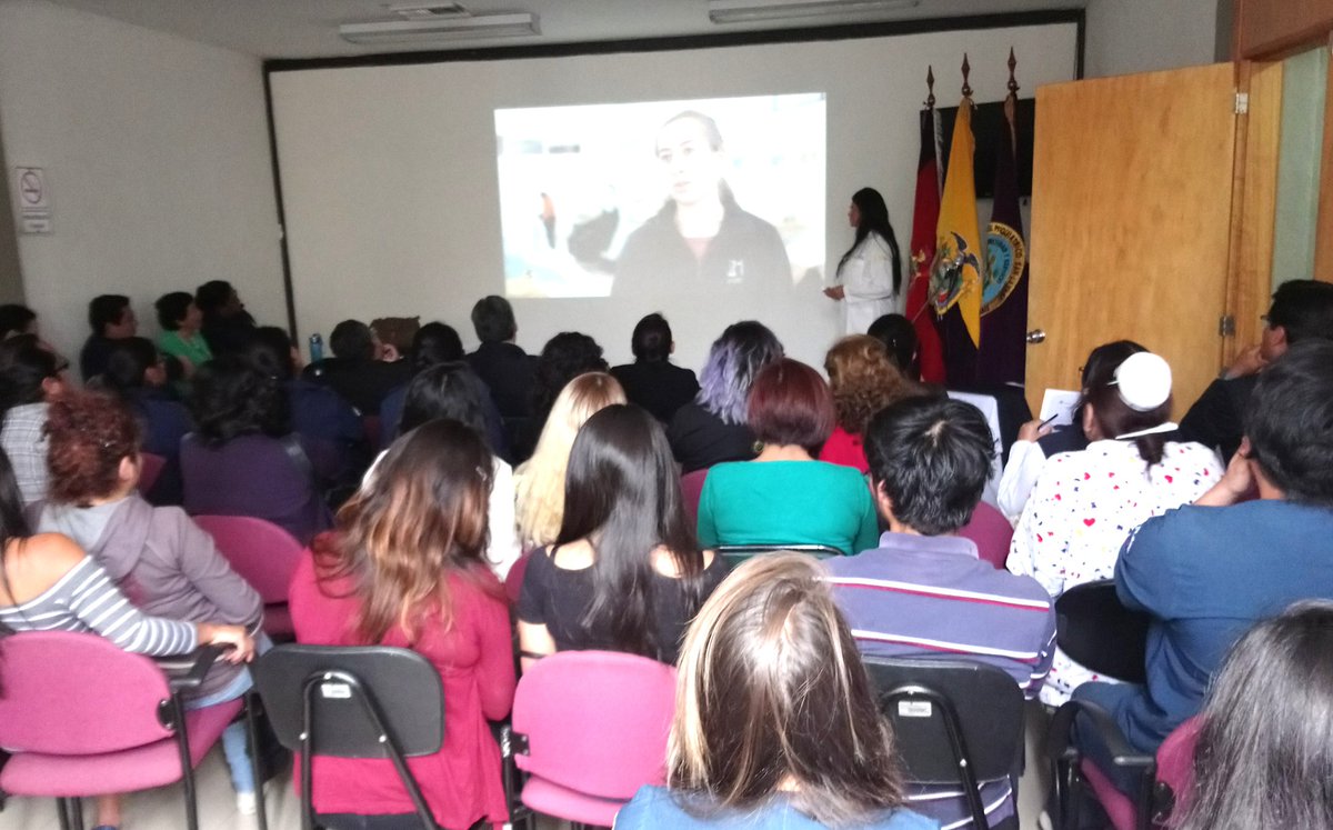 MarielaRubio10's tweet photo. @LoreCarreraL , terapista ocupacional del #CAAESanLázaro explica la importancia de la labor-terapia en la rehabilitación de pacientes con trastorno mental grave que posibilita adquirir habilidades que permitan su independencia económica #SaludMental https://t.co/K5735jNQKI