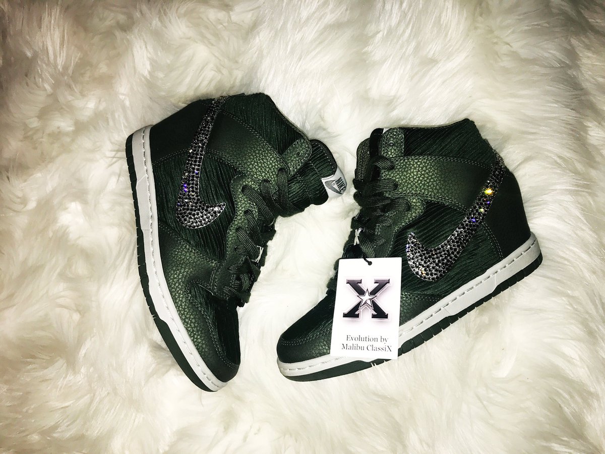 'Evergreen Evolved' custom designed Nike SkyDunks by MalibuClassiX size 7.5 available for sale MalibuClassiX.com #CustomDesigned #NikeSkyHiDunks #NikeDunks #SkyHi #MalibuClassiX #SneakerGlam #SneakerArt  #X #VintageEvolved  #1of1 #1ofaKind #Fitness#Fashion #Fun  #NikeWedge