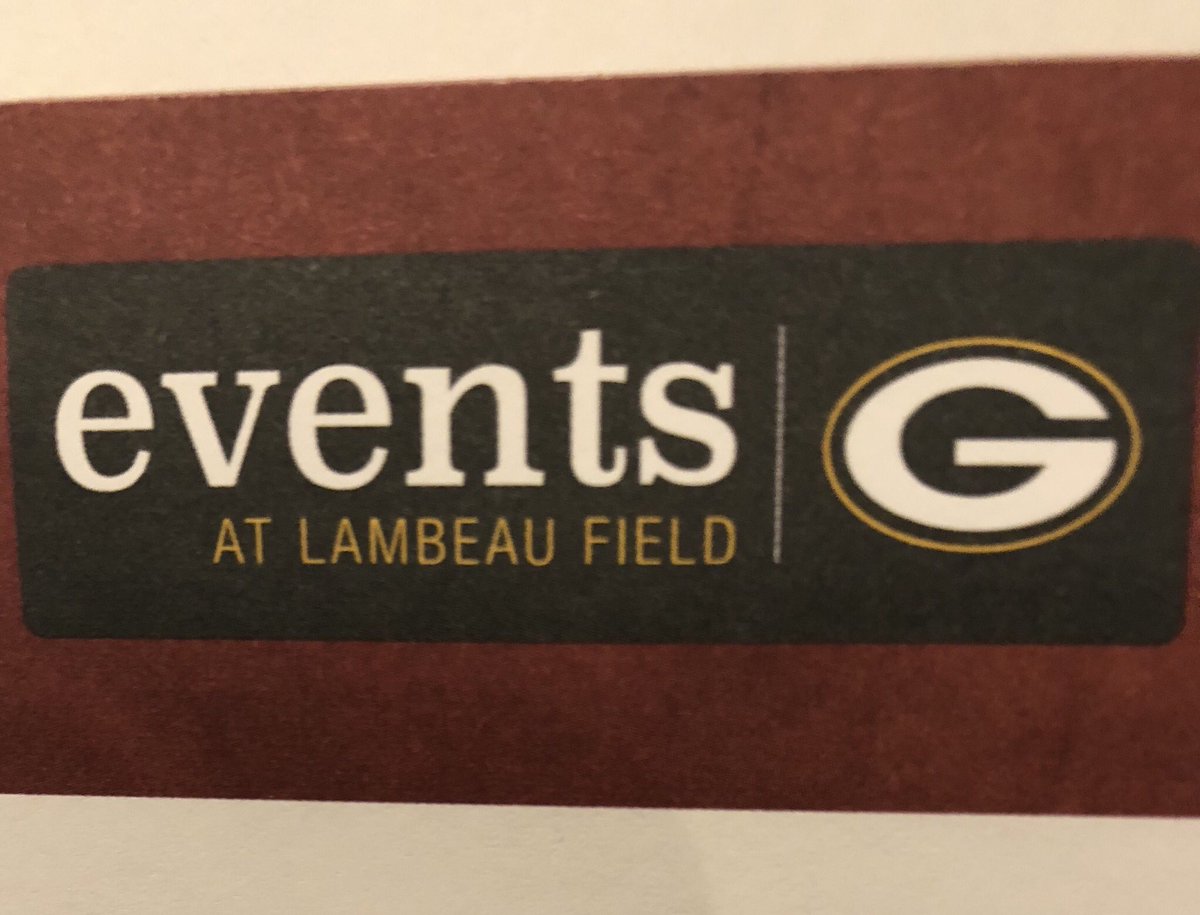 chadvanhandel's tweet photo. There’s nothing better than talking real estate at @LambeauField. #InDevelopment2018 https://t.co/4seHlpQul8