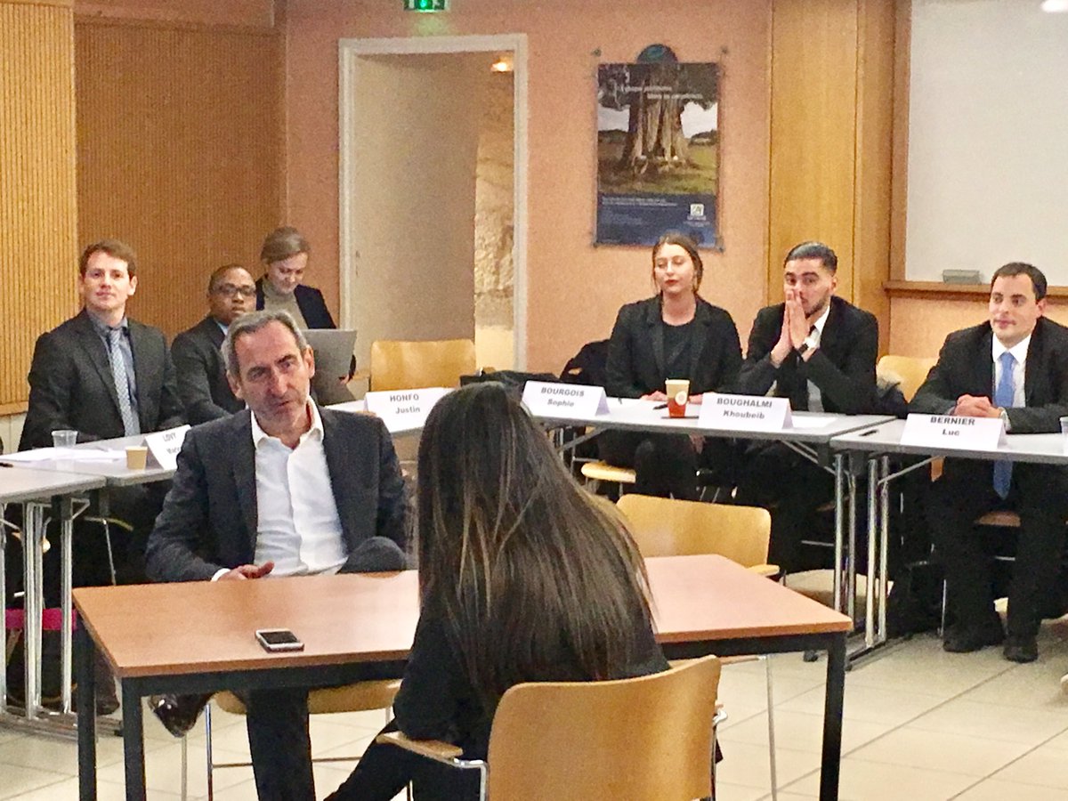 remy_CACE's tweet photo. @ca_centrest @BbuissonBernard en mission talents avec une candidate lors de la 5eme étape du #recrutement 😉>> 👍👍 https://t.co/NmRzIw6bXC