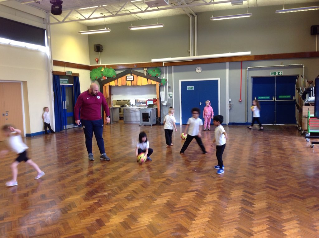CHPRuby's tweet photo. Great invasion game skills shown today working with coach Rossi @CHPSchool. #citc #pl primarystars https://t.co/SCt1o4FIrU
