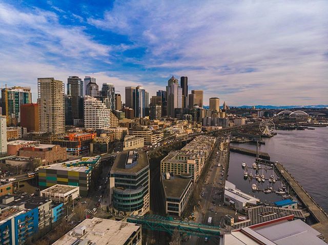 thatdudeRiq's tweet photo. Views from my (soon to be) new hood. I need to be near water. Me pappy was a sailor!⚓️
•
•
•
#belltown #seattle #aboveseattle #seattlewa #seattlelife #visitseattle #seattle_igers #ig_seattle #seattlecreatives #drone #dronestagram #dronephotograph… https://t.co/Ctl3JWCFj3 https://t.co/zsFyUdDkzR