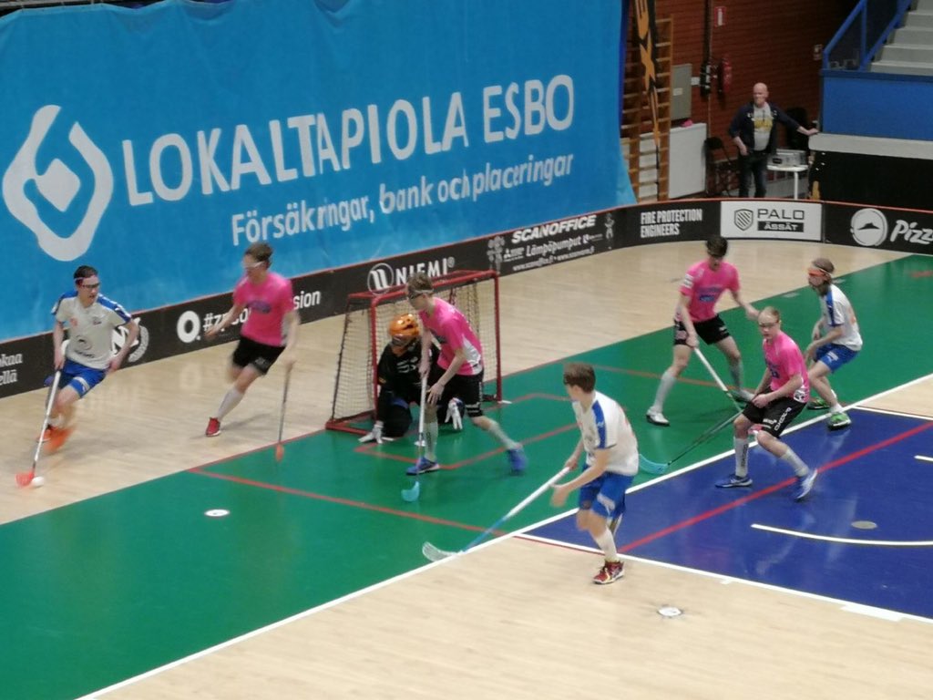 VamilyB's tweet photo. Cee vie illan viimeisen hitaan @EsportOilers B:n parketilla: Oilers-Classic 7-9. Kausi jatkuu viikonlopun jälkeenkin! #salibandy #sbbsm #scclassic https://t.co/foFqgiJx0m