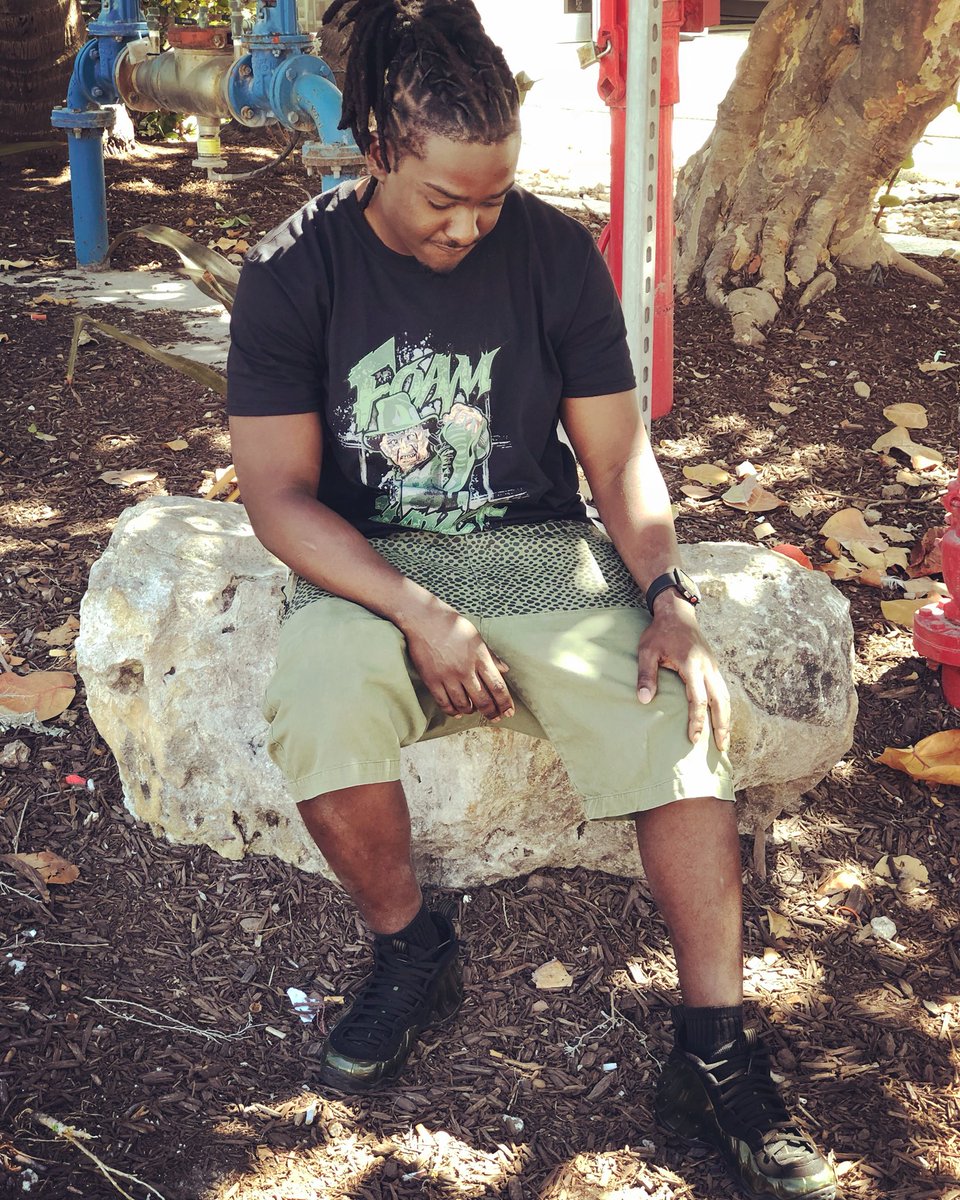 LongLiveTet's tweet photo. Iβll give everything back to have my niggas wit me #FreeDaGuys #RIPTet #Noblockshit https://t.co/jUpKLsJpAb