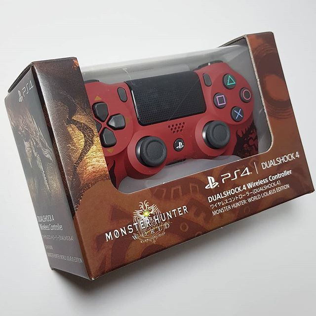 damonx's tweet photo. Mon nouveau mojo pour maximiser mes chances de chopper des couronnes ! 🤞🐲💥👑
.
.
#mhworld #mhw #monsterhunterworld #capcom #monsterhunter #PS4 #dualshock4 #PlayStation #PlayStation4 #dualshock #ds4 #liolaeus #controller #gaming #videogames #videogame … https://t.co/ZBbUfVzPXr https://t.co/QCez1N3O0e