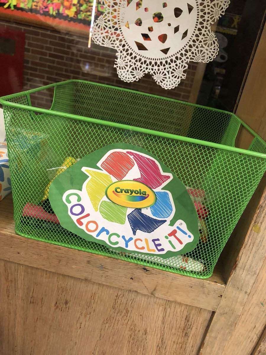 MrsPiteo's tweet image. ♻️ Collecting old markers for recycling! Bring to WOS art room! #springcleaning #colorcycleit @WOSnews