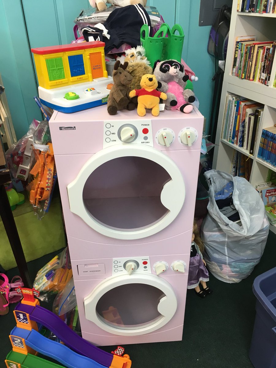 ThatsAdorableEC's tweet image. New consignment. My kids were “product testing” and making a mess...I mean memories. #kids #workingmoms #kidsconsignment