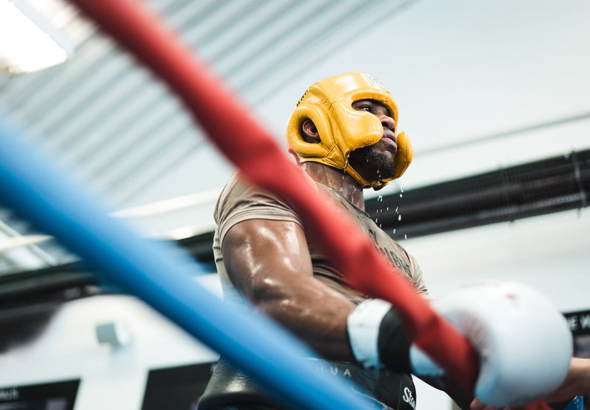 anthonyjoshua's tweet photo. Chat shit get banged 💫 #AJBXNG https://t.co/5ZWhrzFeWU