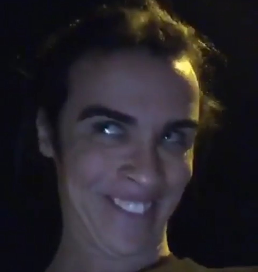 //AQUELE MOMENTO EM QUE VOCÊ ESTÁ INDO TRABALHAR/ESTUDAR E LEMBRA DO CRUSH