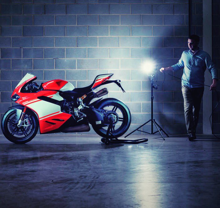 kennyandsonsltd's tweet photo. Behind the scenes with the 1299cc @DucatiUK Superleggera #creatorsofcontent https://t.co/npxvvaRPXM
