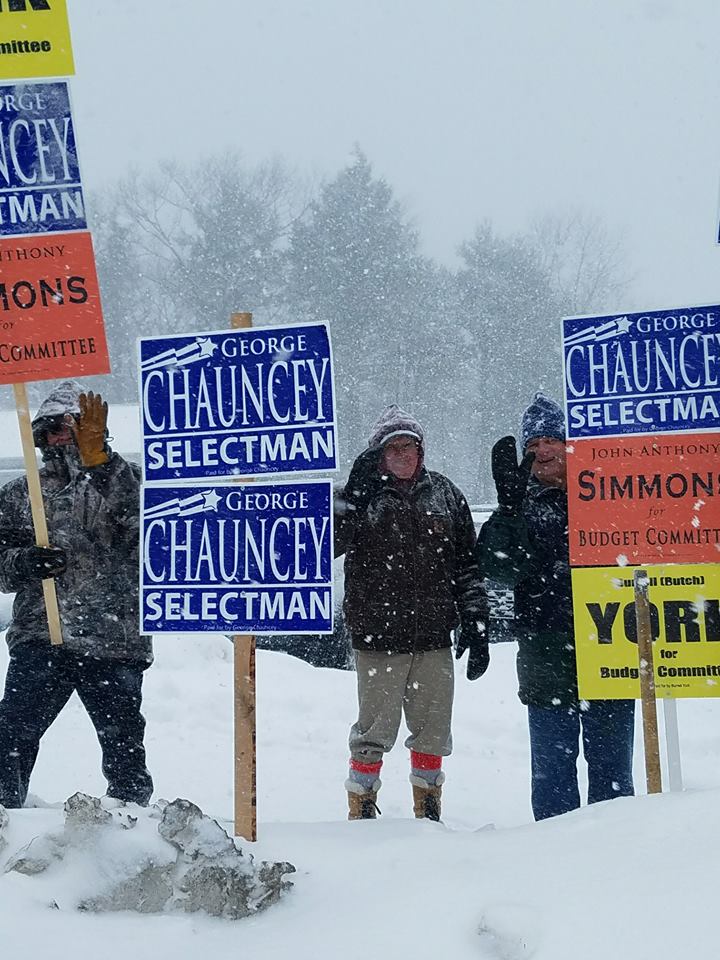 ashleyangie25's tweet photo. Voters in North Hampton are excited to hear how @GovChrisSununu is #GettingTheJobDone for their town by returning:

❄️$87,772.48 for roads &amp; bridges
❄️$12,000 for school safety (k-8) security camera upgrades

Go team! #LeadRight #VoteLocal2018 #NHvotes2018 https://t.co/b96Ggss119