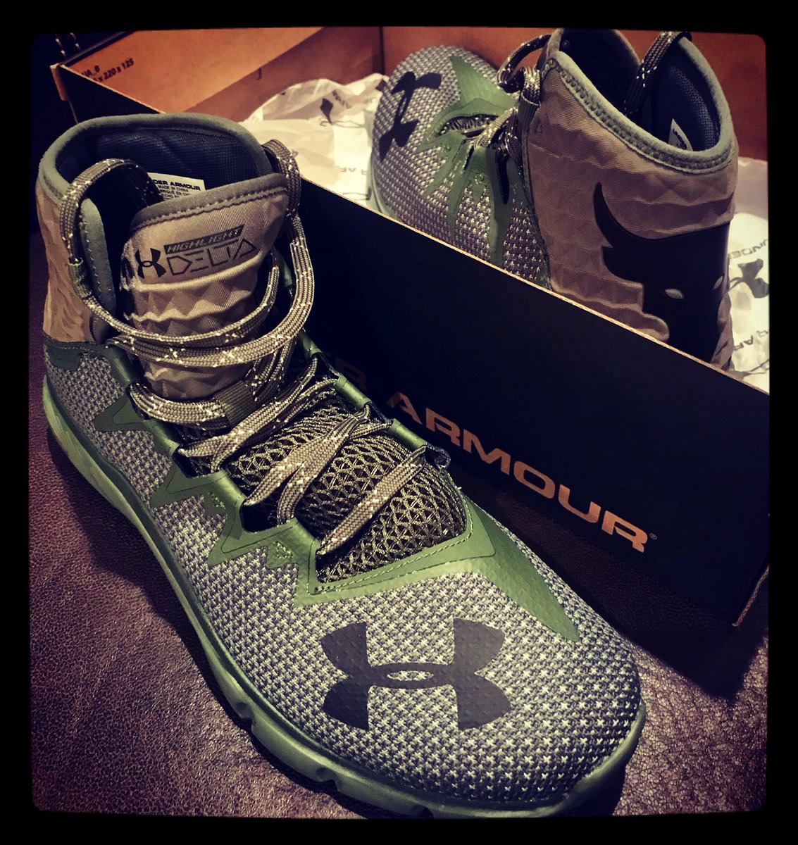 RanasEsRaza's tweet photo. Y me llego el modelito que va a tronar sabroson próximamente en @thegymlegacy y no respondo chipote con SANGRE' Gracias @underarmourmx #projectrock #rockdelta #purelinenutrition #gaonatraining #underarmour @underarmour https://t.co/TpCurzr9pb