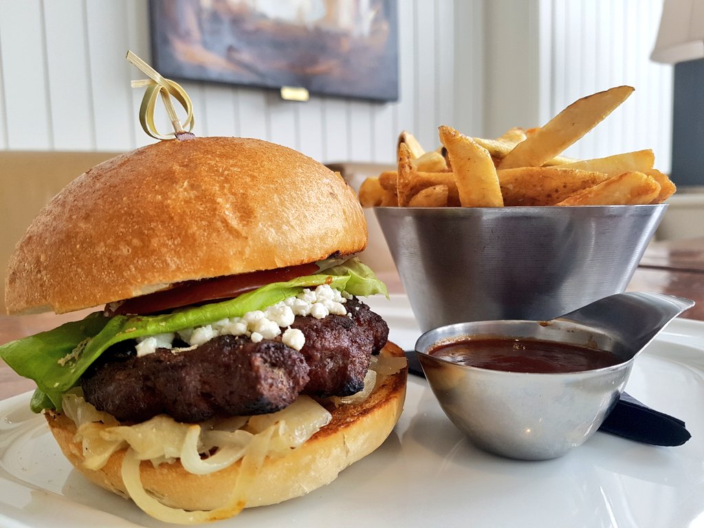 JWMuskoka's tweet photo. Have you tried out the new maple menu at Lakes? #muskokamapletrail @DiscoverMuskoka https://t.co/spxdCieUgI