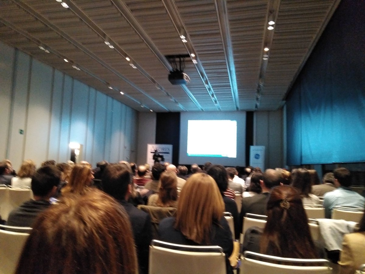HelenaOrtizGil's tweet photo. Casos prácticos internacionales de aplicación del #PETRM en #medicina #oncologia #Cardiology
#Innovación para la #salud .
#ESTAPASANDO #Barcelona @GE_Iberia https://t.co/0FQFV2SdMs
