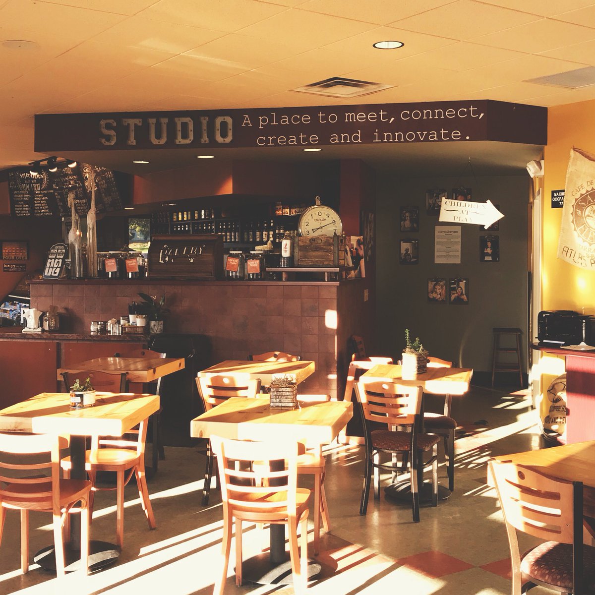 CoffeeStudio1's tweet photo. Studio: a place to meet, connect, create, and innovate #coffee #coffeeshop #local #idaho #pnw #brightsun https://t.co/IiuAR1Ui8Z