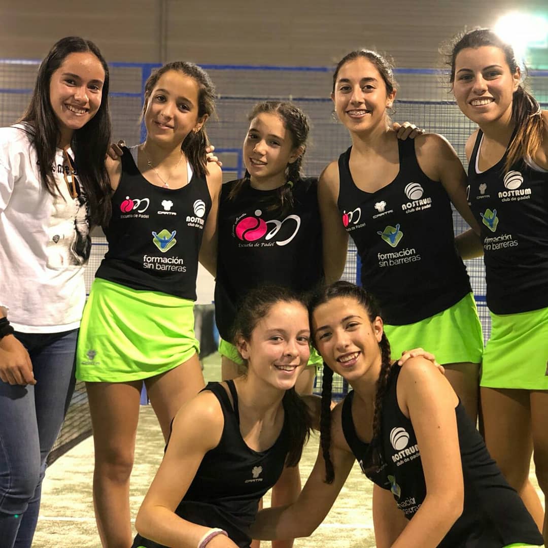 las chicas del equipo de la escuela de <a href="/idoiamartin/">Idoia Martin</a> Nostrum han jugado 2 enfrentamientos de <a href="/padelcv/">Federación de Pádel de la Comunitat Valenciana</a> contra <a href="/lifepadelelche/">@lifepadelElche</a> que  ganaron,  pero no pudo ser contra <a href="/ipadel/">ipadel</a>.
Con esta victoria pasamos a las siguiente fase🔝🔝🔝
🔽❗❗Grande chicas❗❗🔽
⭕SEGUIR ASĪ CAMPEONAS⭕