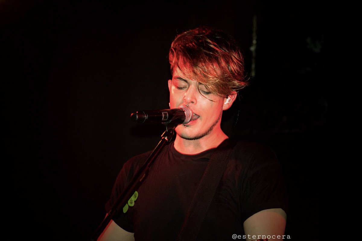 esternocera_'s tweet photo. One day something's gonna weaken your joy
I can't move without the pace of your heart
just to give you more I'm all alone💥
#thekolors #fridatour #Milano #milanotunnelclub @Stash_theKOLORS @Stash_theKOLORS @TheKolors 
Pt.2 
Ph: by me (“@esternocera” on instagram) https://t.co/4jNc0Y5P7x