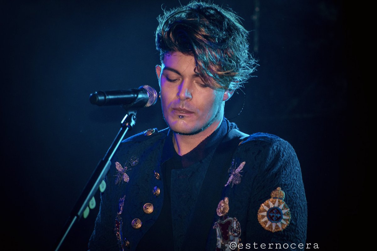 esternocera_'s tweet photo. One day something's gonna weaken your joy
I can't move without the pace of your heart
just to give you more I'm all alone💥
#thekolors #fridatour #Milano #milanotunnelclub @Stash_theKOLORS @Stash_theKOLORS @TheKolors 
Pt.2 
Ph: by me (“@esternocera” on instagram) https://t.co/4jNc0Y5P7x