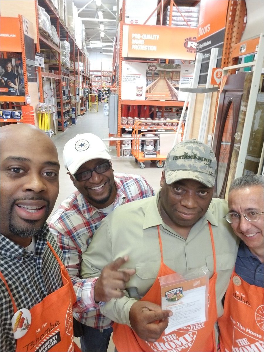 A little Specialty Tuesday recognition  for our D30 DH Robert. Last week he personally got 11 leads and 8 measures!!! Beast Mode!!!