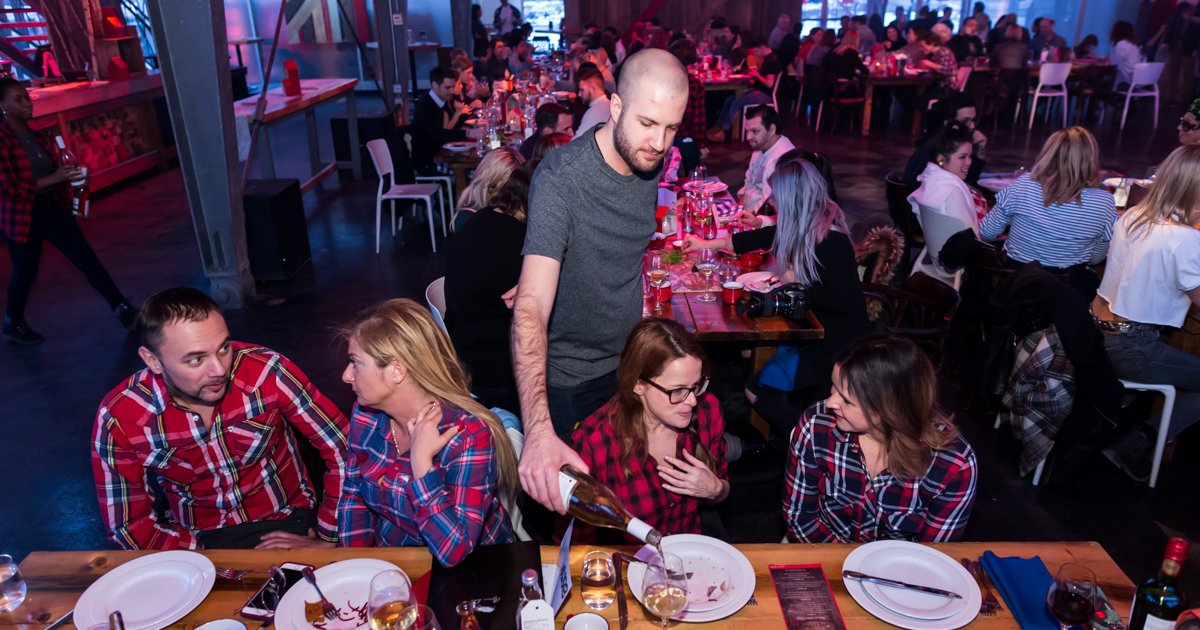 HuffPostQuebec's tweet photo. #ChefErable : la cabane gourmande signée Hakim Chajar https://t.co/tDPu6WbDUs https://t.co/4SntvNzaDl