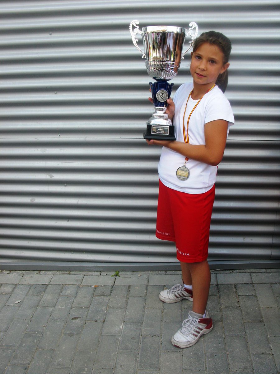 CorasBasket's tweet photo. Mucho ánimo a nuestra jugadora del Junior 2001 Femenino @ele_illescas . Lesión importante pero seguro que con tu carácter y trabajo te veremos pronto en las canchas. #JUNTOSOMOS+FUERTES https://t.co/xqPsMjfYGz