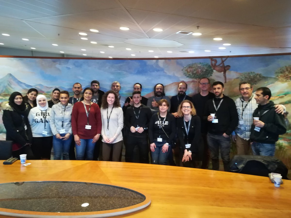 Het is de week van de buitenschoolse activiteiten. We zijn vandaag met de twee inburgeringsgroepen van <a href="/wereldcollege/">Het Wereldcollege</a> naar <a href="/bravilorbonamat/">BravilorBonamat</a> geweest.We hebben een rondleiding gehad en veel nieuwe woorden geleerd. Een mooi productieproces om te zien.