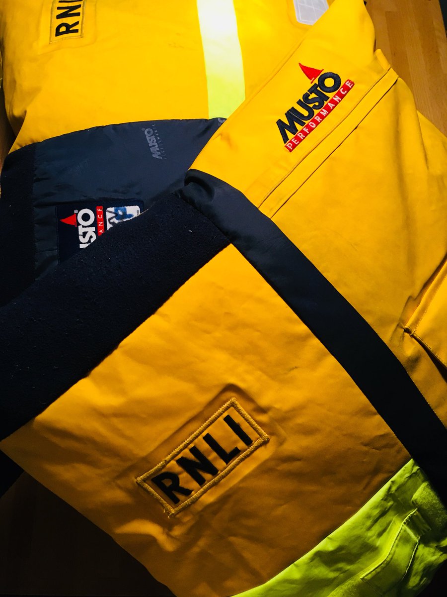 Plump_Design's tweet image. Old @RNLI Lifeboat crew jacket..new cushions! These keepsake cushions are made from every part of the jacket: Hood, collar, sleeves, liner, cuffs, chest, even crotch strap! Hopefully they will bring memories for a long time #rnli #lifeboat #handmade