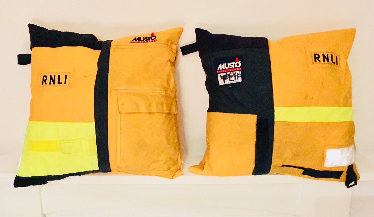 Plump_Design's tweet image. Old @RNLI Lifeboat crew jacket..new cushions! These keepsake cushions are made from every part of the jacket: Hood, collar, sleeves, liner, cuffs, chest, even crotch strap! Hopefully they will bring memories for a long time #rnli #lifeboat #handmade