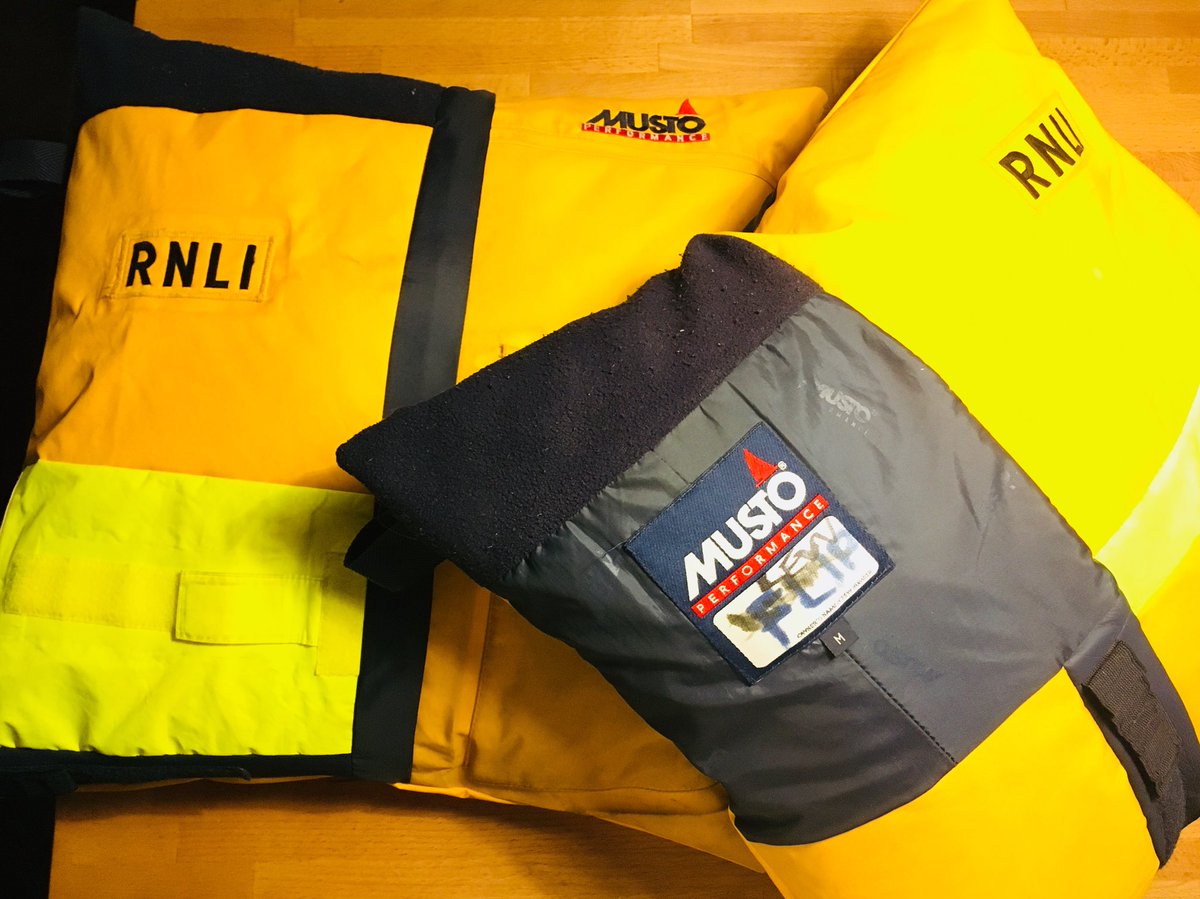 Plump_Design's tweet image. Old @RNLI Lifeboat crew jacket..new cushions! These keepsake cushions are made from every part of the jacket: Hood, collar, sleeves, liner, cuffs, chest, even crotch strap! Hopefully they will bring memories for a long time #rnli #lifeboat #handmade