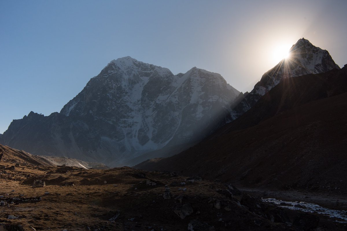 ryangraymedia's tweet photo. Sunset falls over the peaks of Nepal https://t.co/sCMmFm6bZf where is the best place for the sunset in your opinion? #landscapephotography #mountains #nepal #photography https://t.co/vUdBI35cD4