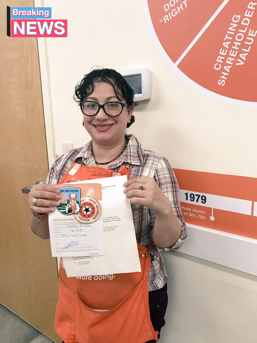 Leyanis_HD's tweet photo. Appliances Specialist Heidy being recognized by Donny Sanchez RVP for having top sales in the whole region for the month of January !! What an accomplishment 👏🏼 https://t.co/2vsx3aCWcQ