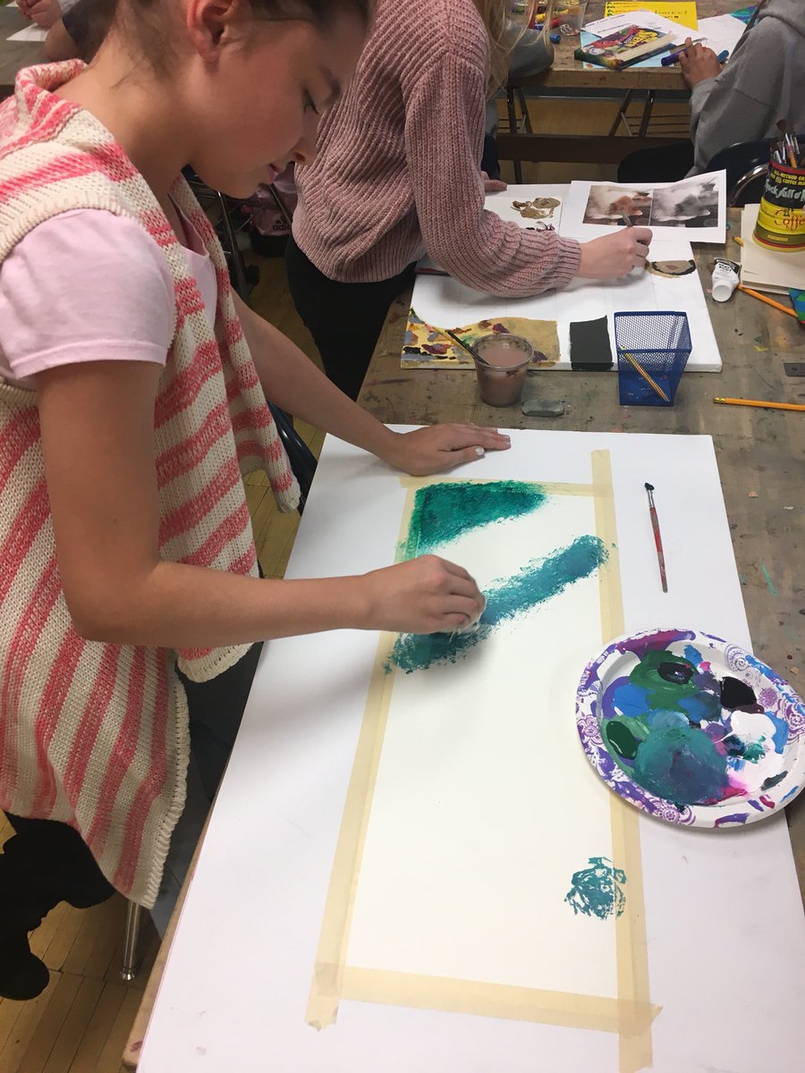MsCantello's tweet photo. Independent painting projects after school 🎨 #releasethecreativity #openstudio #createeverything #WGMSart @Sdunhamwgms @MJMcGrathjr @wdavern https://t.co/eNIskP4l2Y