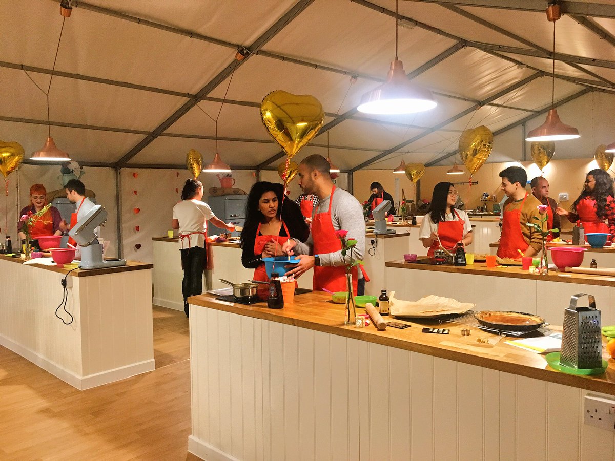 Looking for new and quirky ways to meet singles in London? Come to our speed-baking dating event FIRST BAKES! Date your way around our tent! Suitable for all levels of bakers! Next event Friday! Tickets: thebiglondonbake.com/first-bakes/
PLS RT :)
#singleinlondon #dateandbake #dating