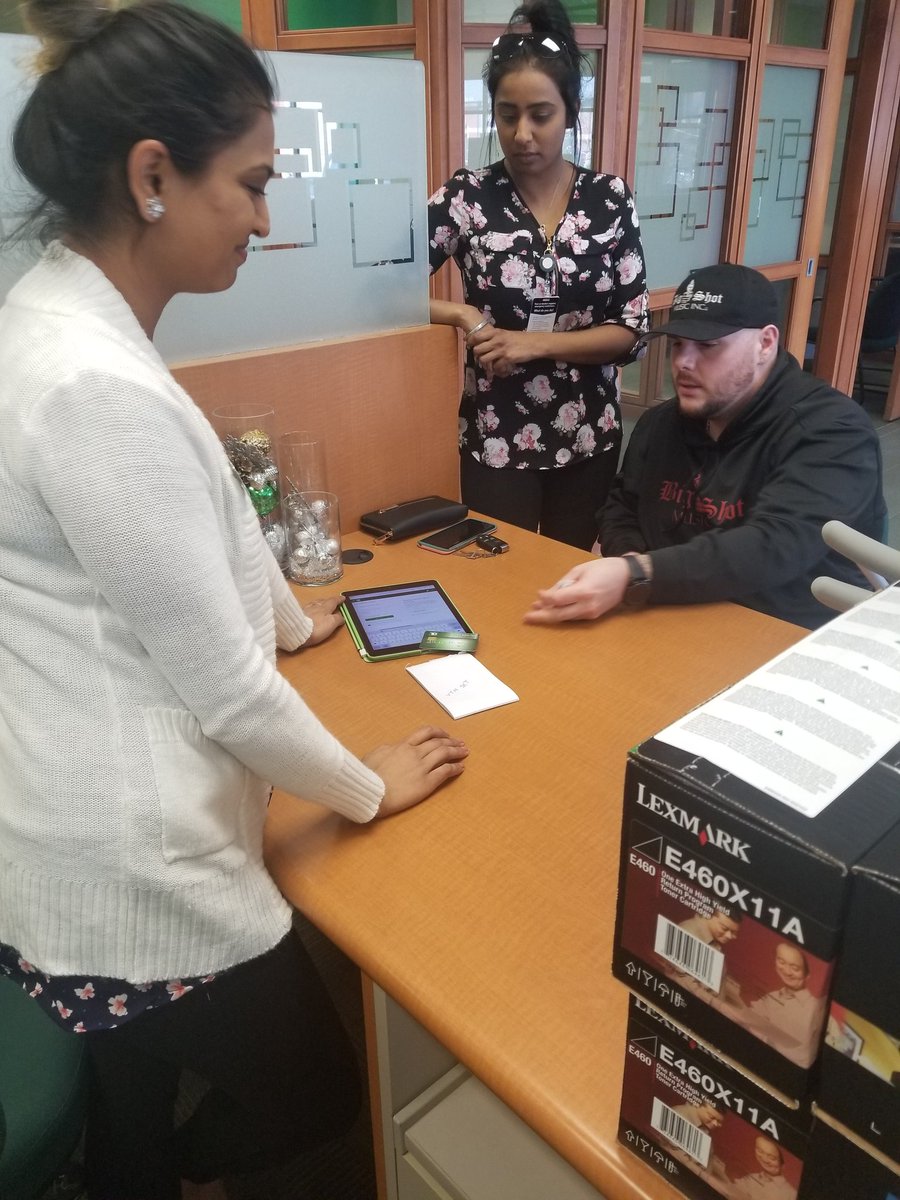 #TDmobileapp kanika helping our business customer with mobile set up so he can do mobile deposits