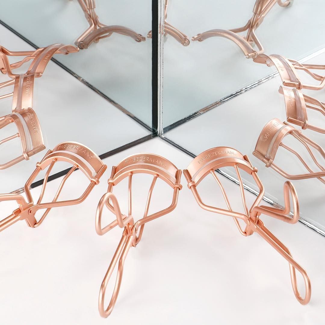 The Yayoi Kusama Infinity Mirrors Exhibition has really inspired us✨. Check out our Rose Gold Collection Curler here: buff.ly/2FqMHSQ #InfinityMirrors #tweezerman