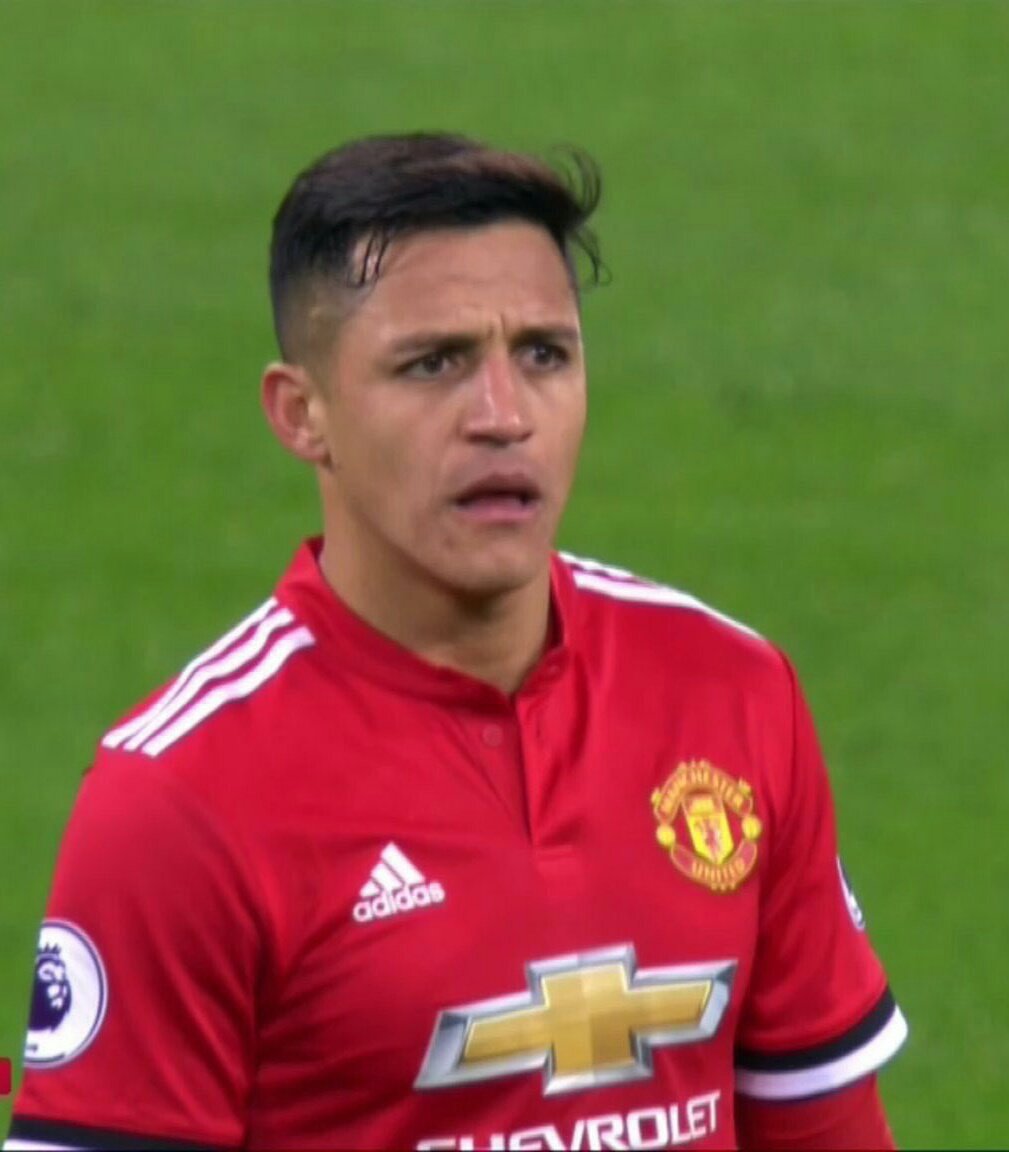 FootballFunnys's tweet photo. When you come to the 'Theatre of Dreams' but realise the 'dreams' died with Fergie. https://t.co/Wvgi2j77ph