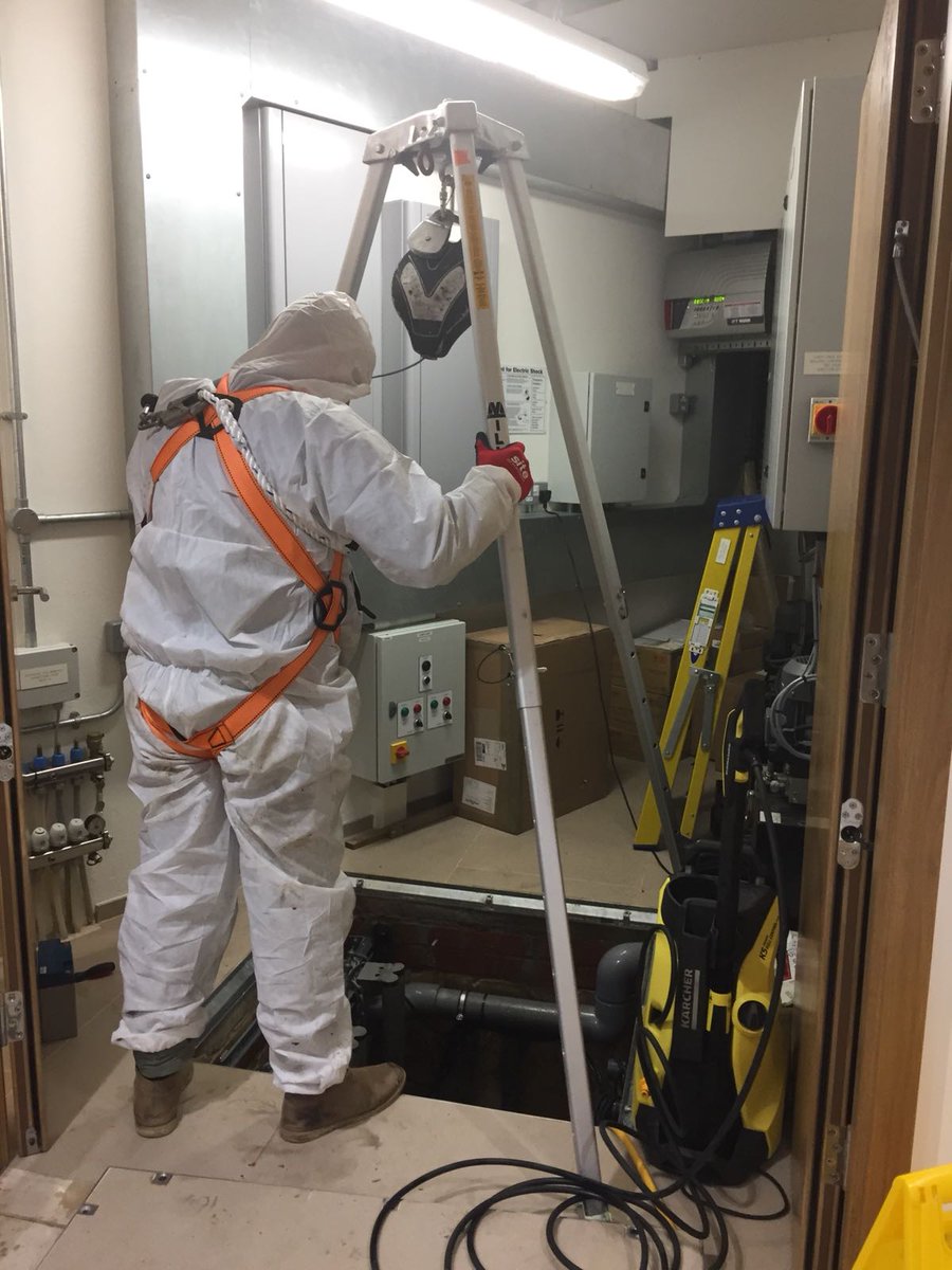 basementpump1's tweet photo. Our #pumpengineers also service any commercial #pumpstation. Safety is a priority . https://t.co/0253o74Ptw freephone 0800 009 2120 to find out more. https://t.co/7f0EyExVLJ