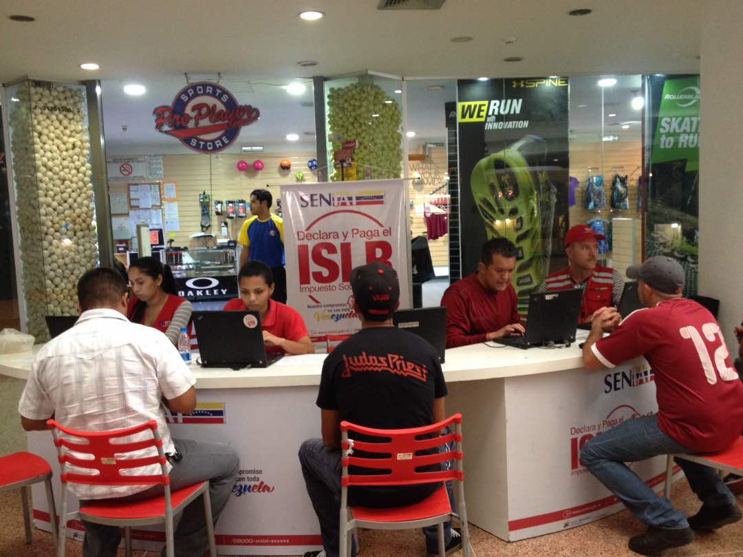 SENIAT_GRTICERC's tweet photo. Amigo contribuyente te esperamos en el Centro Comercial #ISPFA de Lunes a Domingo a partir de la 01:00 PM hasta las 06:00 PM, estamos a tu disposición para brindarte una buena atención con personal altamente calificado para aclarar todas tus dudas. @jdavidcabello @alemachadog67 https://t.co/k7HKOp88uF