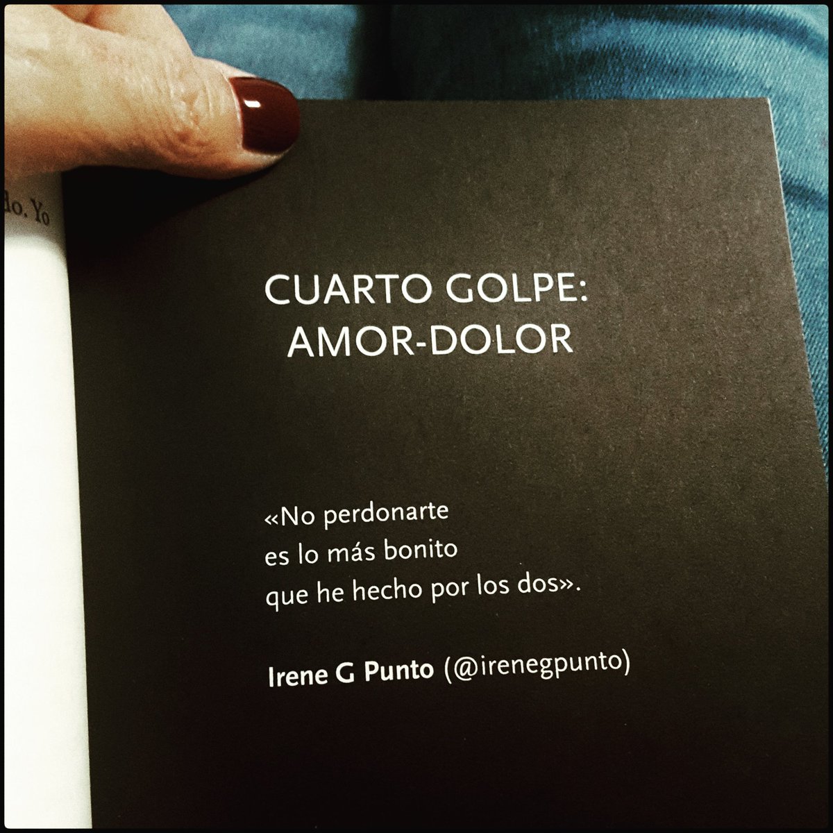 Amor-Dolor: una hostia con la mano abierta en mi sistema de defensa. Amor  Romántico, disfrazado, que me ata, me convierte en una yonki y me susurra  perversa y dulcemente \, image size:1200x1200