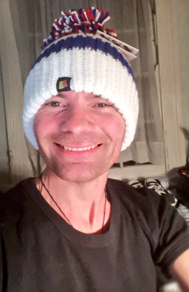 Theres a little rumour ❄ snow is on its way.. so, Race Director Richard Xerri suggests..

Wear a hat
In case it snows
Or some cosy socks upon your toes 
Runners, its important to be prepared
So you could also pack a woolly scarf 
For this Sunday's #RichmondHalf