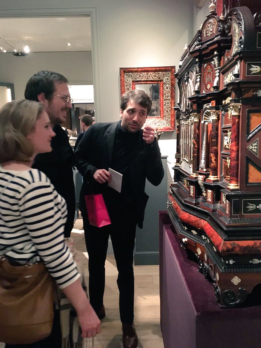 anecp_info's tweet photo. Petit détour à Maastricht des élèves commissaires-priseurs pour un tour de salle géant #TEFAF https://t.co/8C24YLIBZ8
