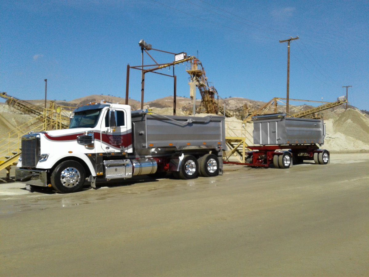 simipacific's tweet photo. If you're in need of #decorativegravel, #sand, #roadbase or #decomposedgranite we offer bulk delivery in #SuperDump 12 yards or #Transfer at 17 yards @CVUSDRecycles @CityofSimiValley @CityofMoorpark https://t.co/mkIZuoVw1n