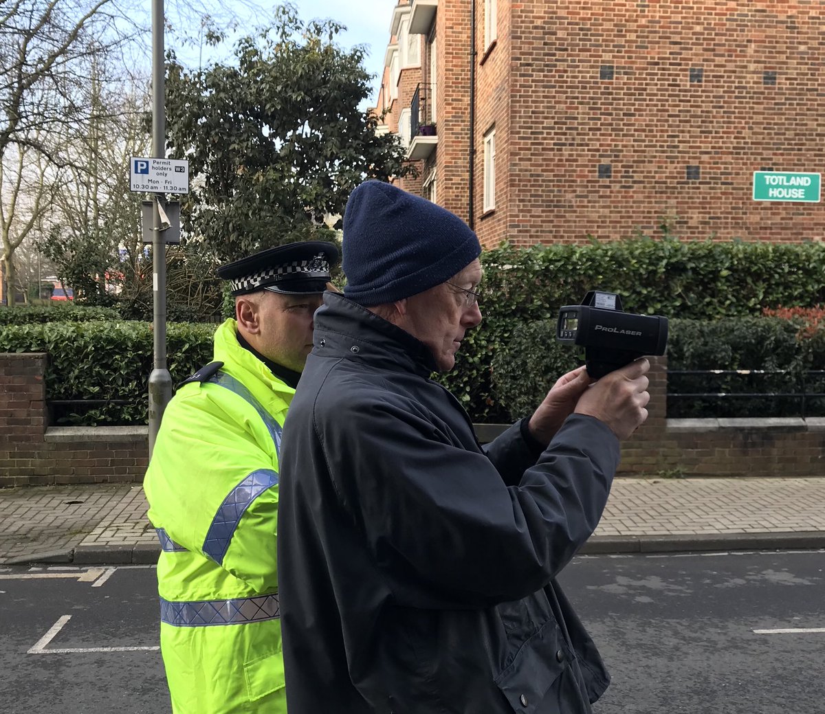 Safer streets in Wandsworth with 20mph speed limits on all residential roads. This morning Cllr McCausland and I joined the Community Roadwatch team on the Wendelsworth Estate.