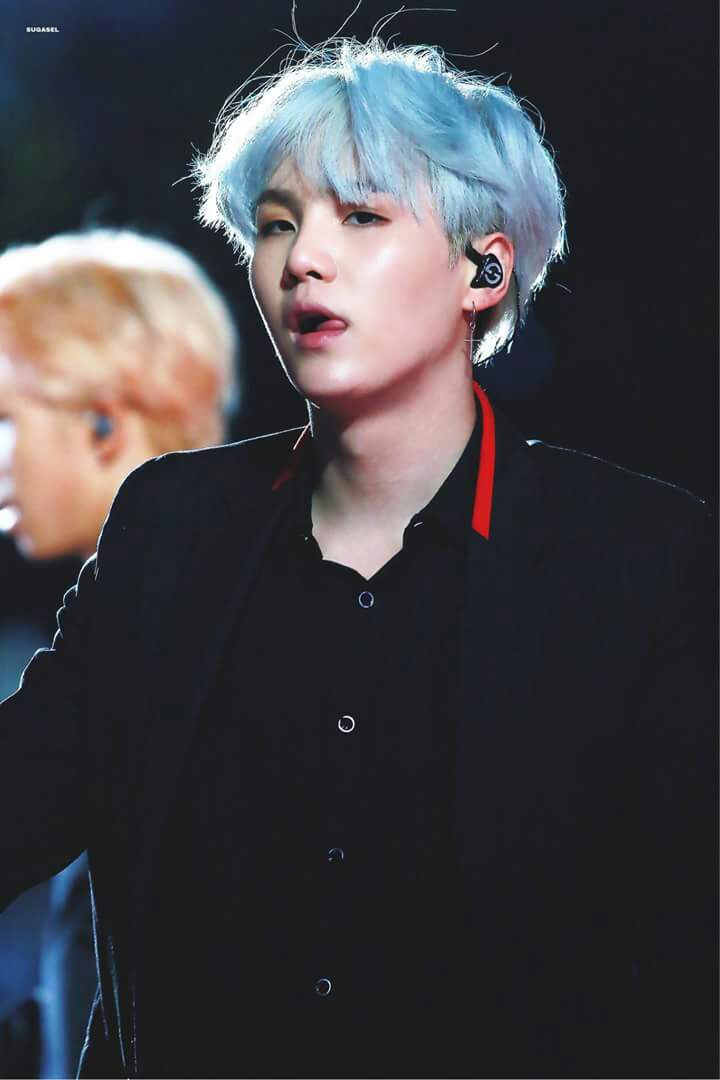 SunnyBangtanRMV's tweet photo. "I only look forward and run
Without having time to look around
Without me noticing, I have become the pride of my family...

#Nevemind
@BTS_twt https://t.co/Rv2UiXMvPd