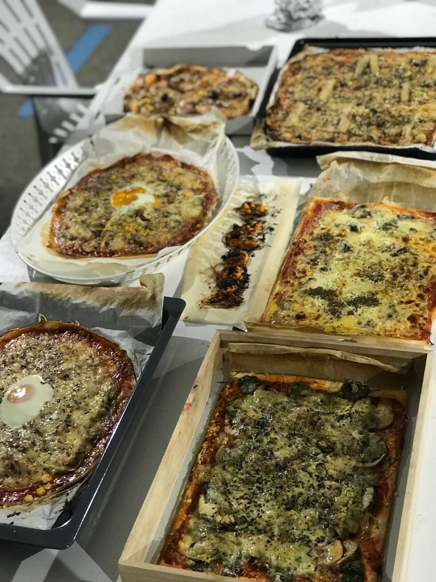 Esta nit hem gaudit d’un concurs de pizzes al nostre casal.
Enhorabona als guanyadors!!🍕