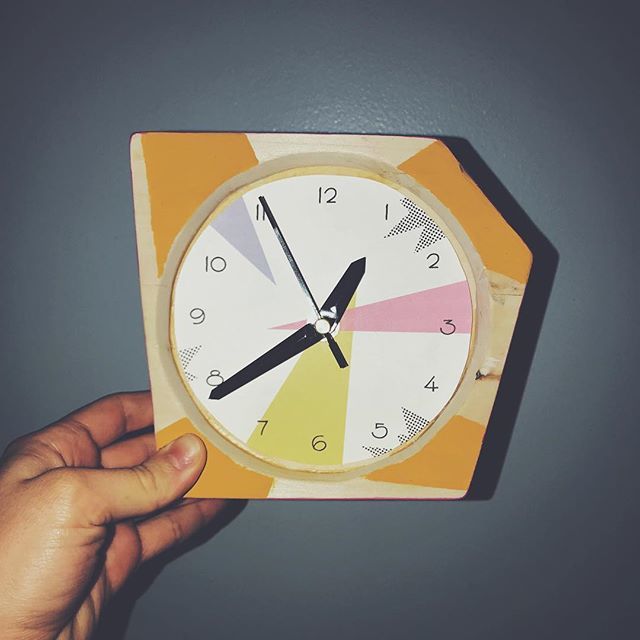 IDgatech's tweet photo. KlockKazaam by Grace Chauta is a desk clock inspired by #popart and #andywarhol and #lichtenstein with bright colors and geometric shapes #design #productdesign #industrialdesign #clockdesign #clocks https://t.co/3TZ3uTHC2s https://t.co/SIP7yKL3jv