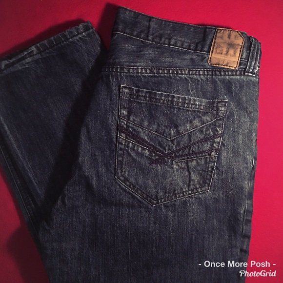 WaltonAiisha's tweet photo. So good I had to share! Check out all the items I'm loving on @Poshmarkapp #poshmark #fashion #style #shopmycloset #marcecho #niczoe #levis: https://t.co/oPlIpUAeXU https://t.co/VRXmfZjLsQ
